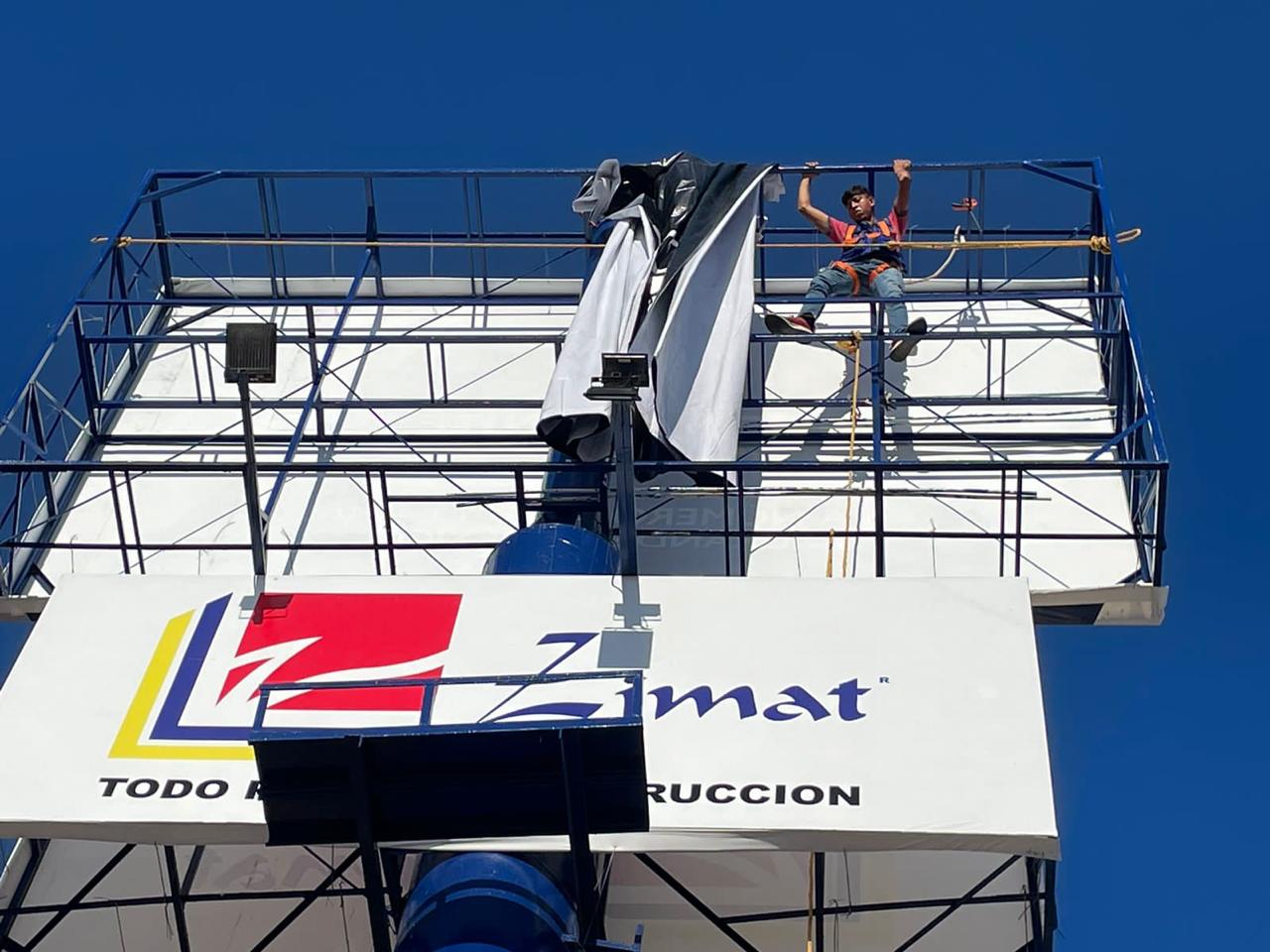 Instalación de anuncio espectacular